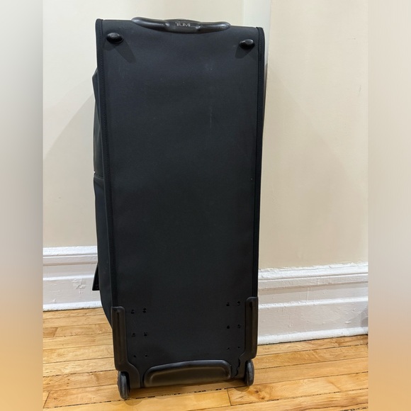Tumi luggage bag. - Picture 4 of 7